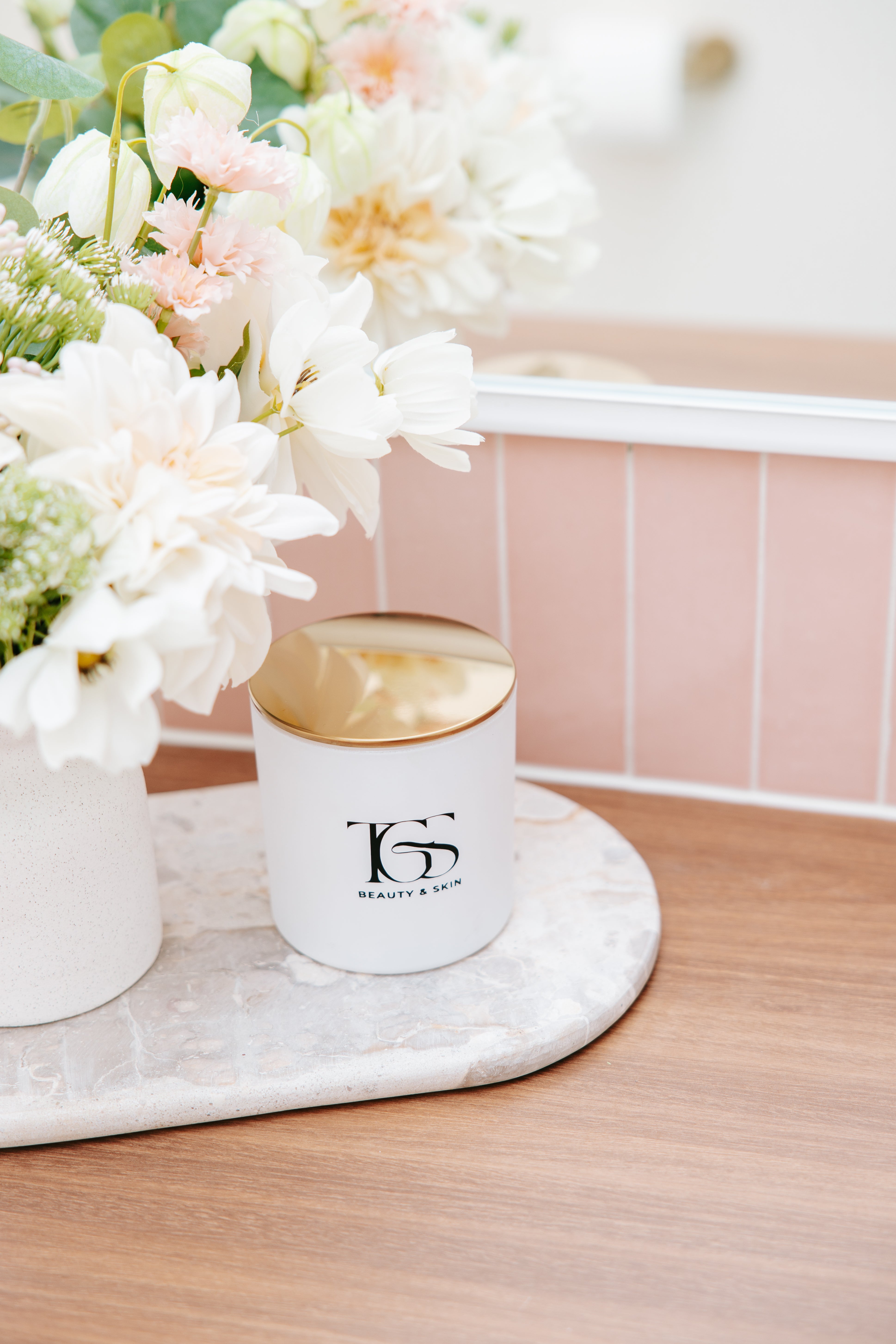 Luxury soy candles – hand-poured, eco-friendly, and available in warm, floral, and fresh fragrances.
